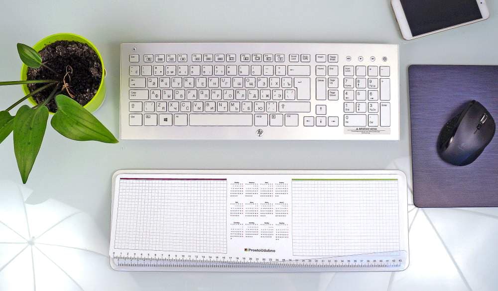 Настольный планинг под клавиатуру с логотипом