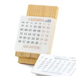 Настольный календарь из дерева iStand 2
