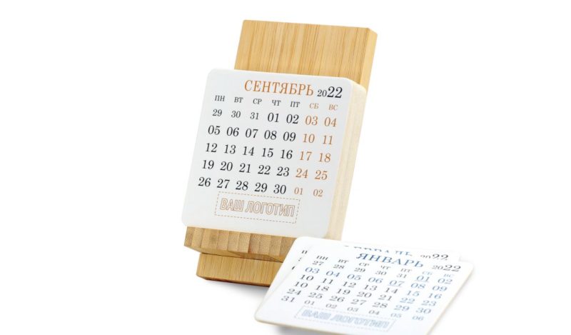 Настольный календарь из дерева iStand